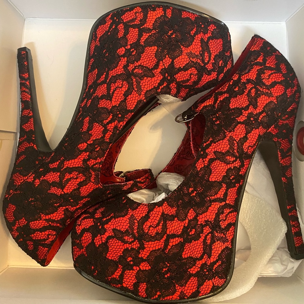 Pleaser Pumps 5” Red/ Black Lace ***NEW***